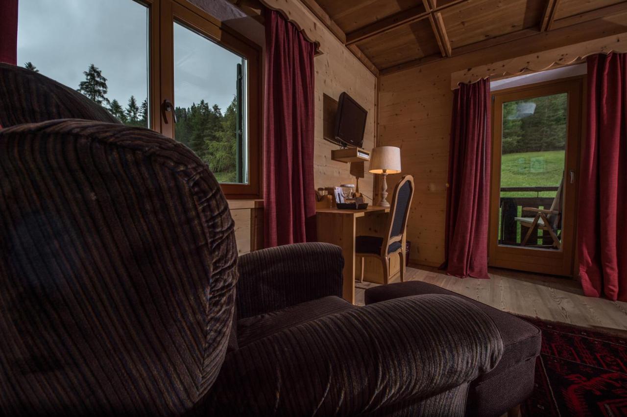 Hotel Ciasa Salares San Cassiano  Exteriér fotografie